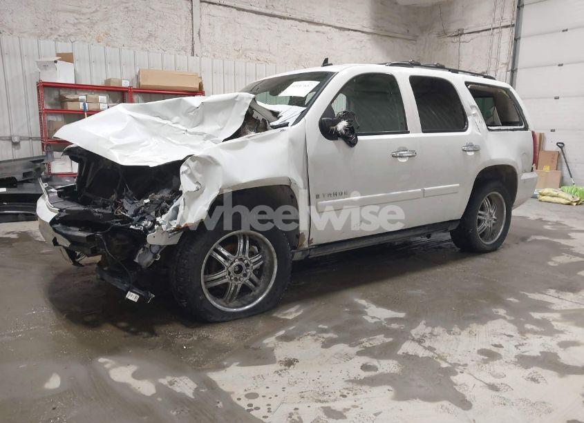 Photo 2 of 2007 Chevrolet Tahoe LTZ (VIN 1GNFK13047J356436)