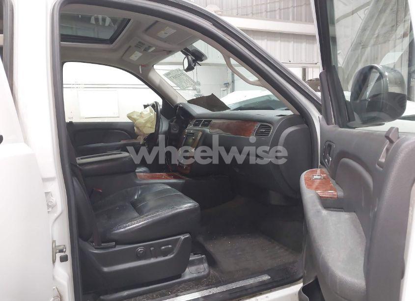 Photo 5 of 2007 Chevrolet Tahoe LTZ (VIN 1GNFK13047J356436)