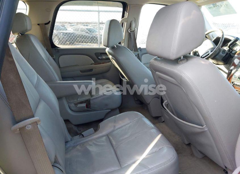 Photo 8 of 2007 Chevrolet Tahoe LTZ (VIN 1GNFK13047J374502)