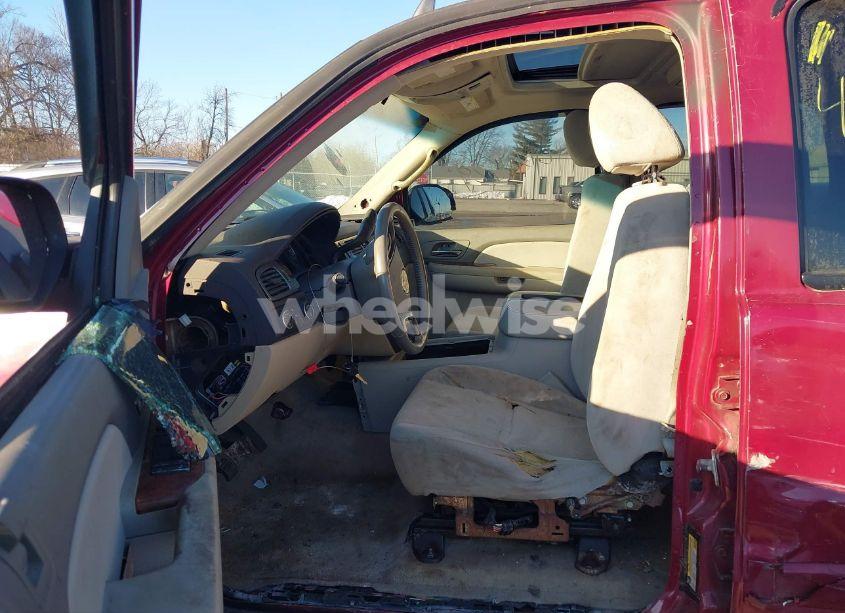 Photo 5 of 2007 Chevrolet Tahoe LT (VIN 1GNFK13047R155329)