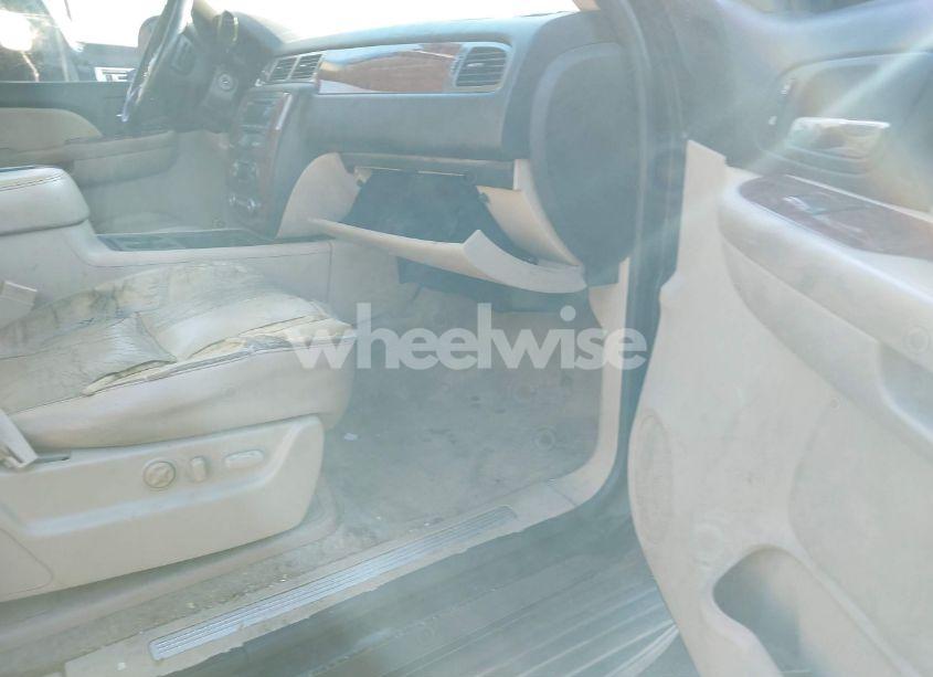 Photo 5 of 2007 Chevrolet Tahoe LTZ (VIN 1GNFK13047R159882)