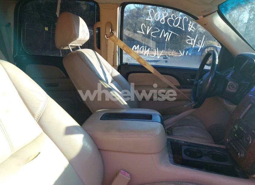 Photo 5 of 2007 Chevrolet Tahoe LTZ (VIN 1GNFK13047R203802)