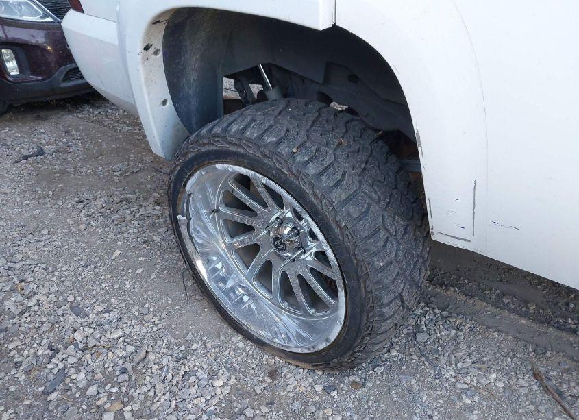 Photo 11 of 2007 Chevrolet Tahoe LT (VIN 1GNFK13047R312860)