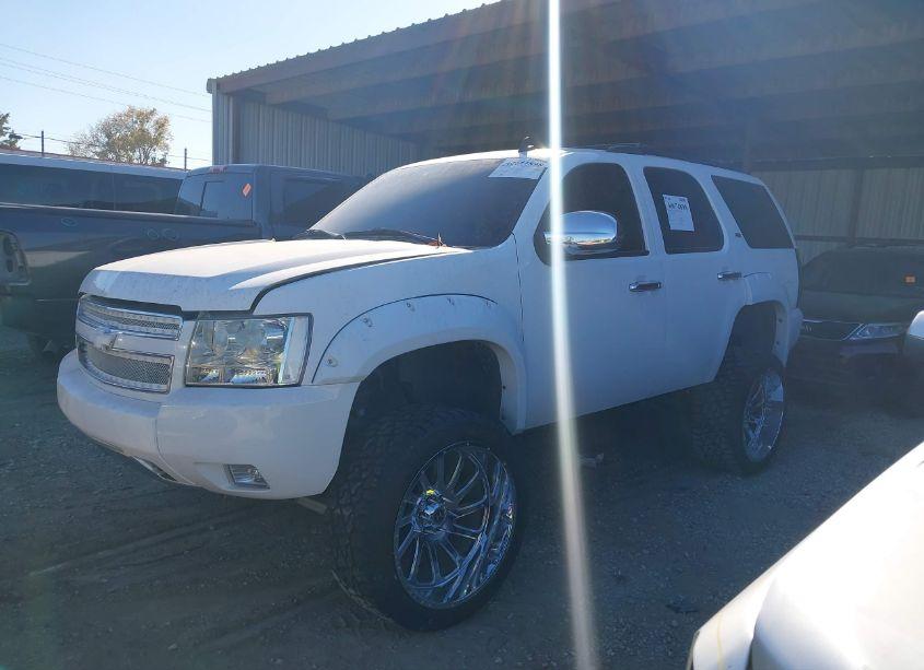 Photo 2 of 2007 Chevrolet Tahoe LT (VIN 1GNFK13047R312860)
