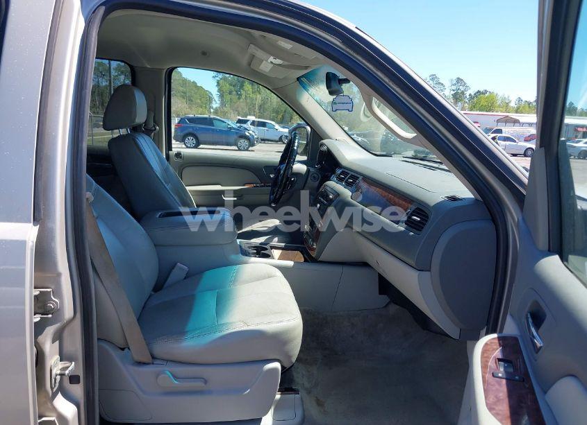 Photo 5 of 2007 Chevrolet Tahoe LT (VIN 1GNFK13047R395142)