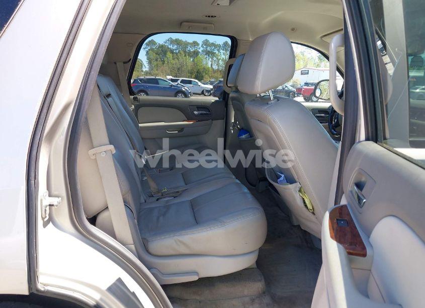 Photo 8 of 2007 Chevrolet Tahoe LT (VIN 1GNFK13047R395142)