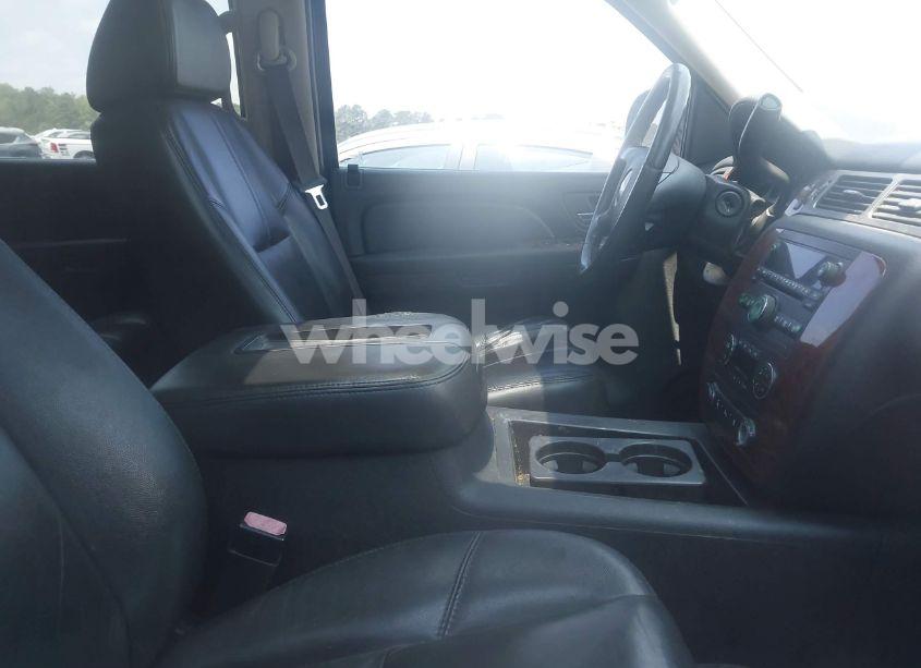 Photo 5 of 2007 Chevrolet Tahoe LT (VIN 1GNFK13047R418094)