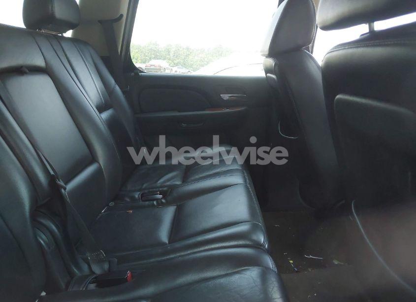 Photo 8 of 2007 Chevrolet Tahoe LT (VIN 1GNFK13047R418094)