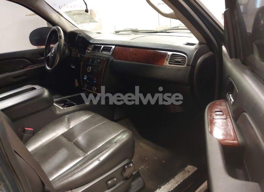 Photo 5 of 2008 Chevrolet Tahoe LT (VIN 1GNFK13048R102647)