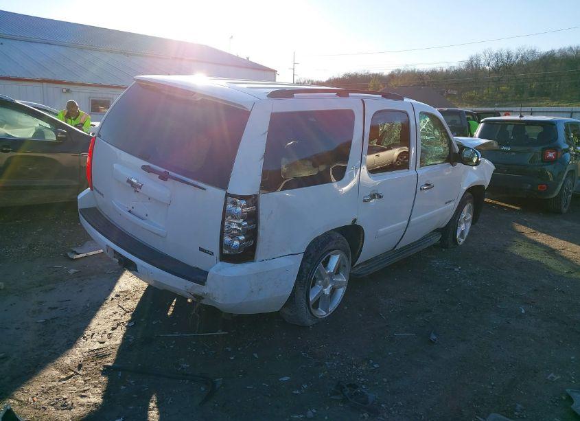Photo 4 of 2008 Chevrolet Tahoe LTZ (VIN 1GNFK13048R105449)