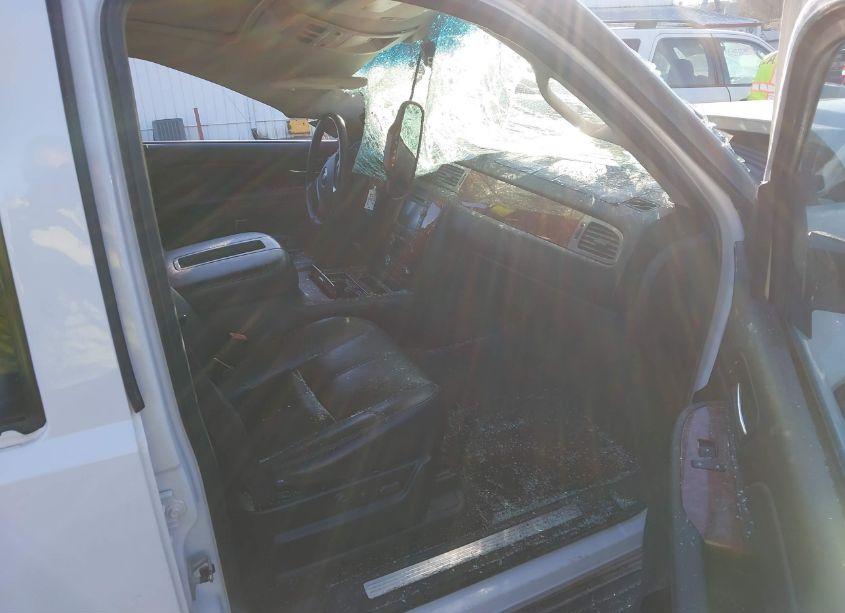 Photo 5 of 2008 Chevrolet Tahoe LTZ (VIN 1GNFK13048R105449)