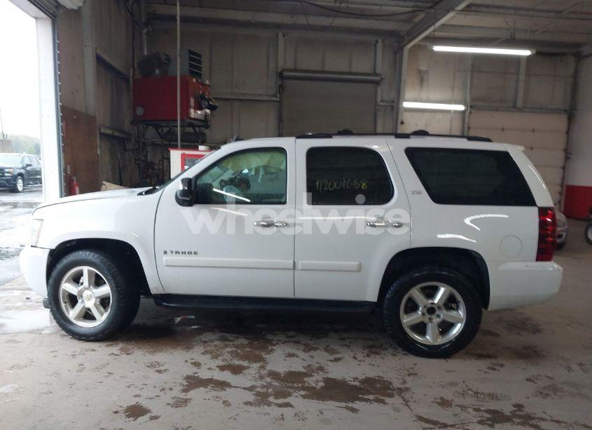 Photo 14 of 2008 Chevrolet Tahoe LTZ (VIN 1GNFK13048R133915)