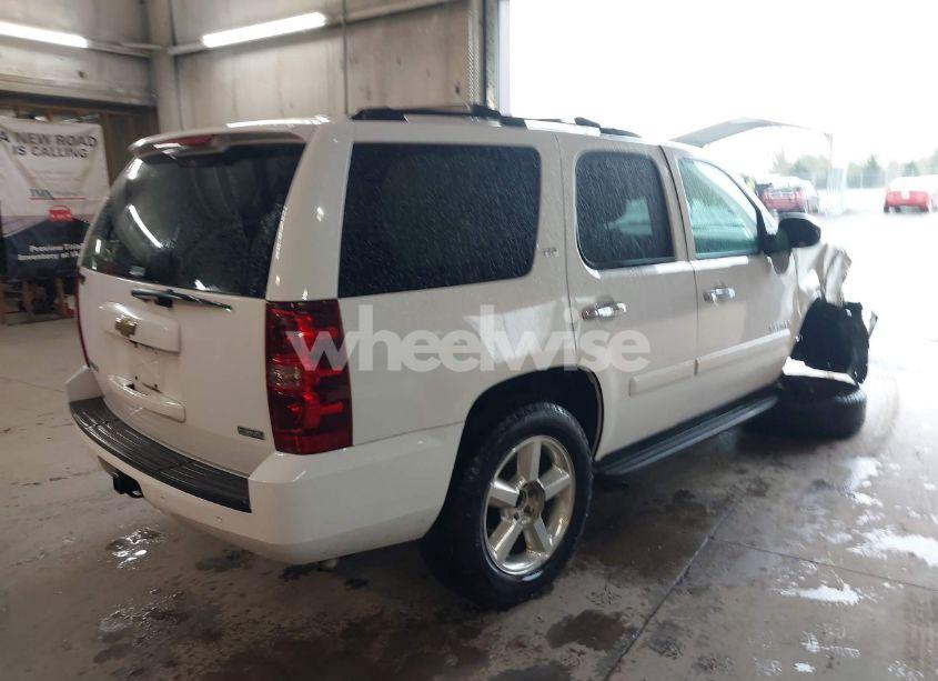 Photo 4 of 2008 Chevrolet Tahoe LTZ (VIN 1GNFK13048R133915)