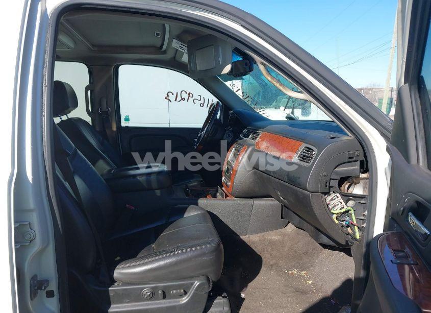 Photo 5 of 2008 Chevrolet Tahoe LTZ (VIN 1GNFK13048R224974)