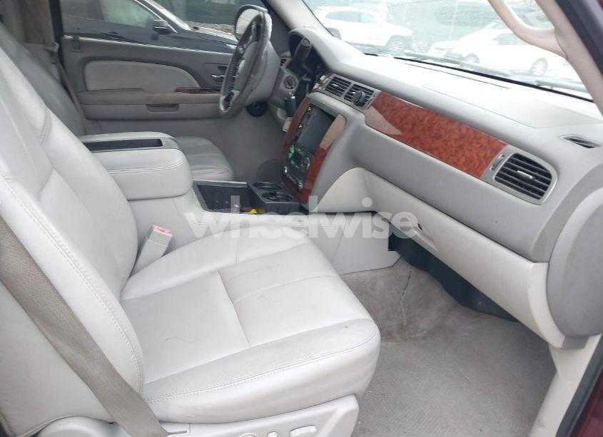 Photo 5 of 2008 Chevrolet Tahoe LT (VIN 1GNFK13048R268795)