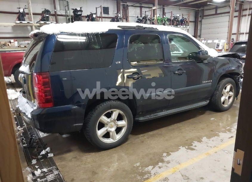 Photo 4 of 2007 Chevrolet Tahoe LTZ (VIN 1GNFK13057J106543)