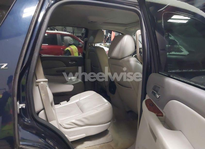 Photo 8 of 2007 Chevrolet Tahoe LTZ (VIN 1GNFK13057J106543)