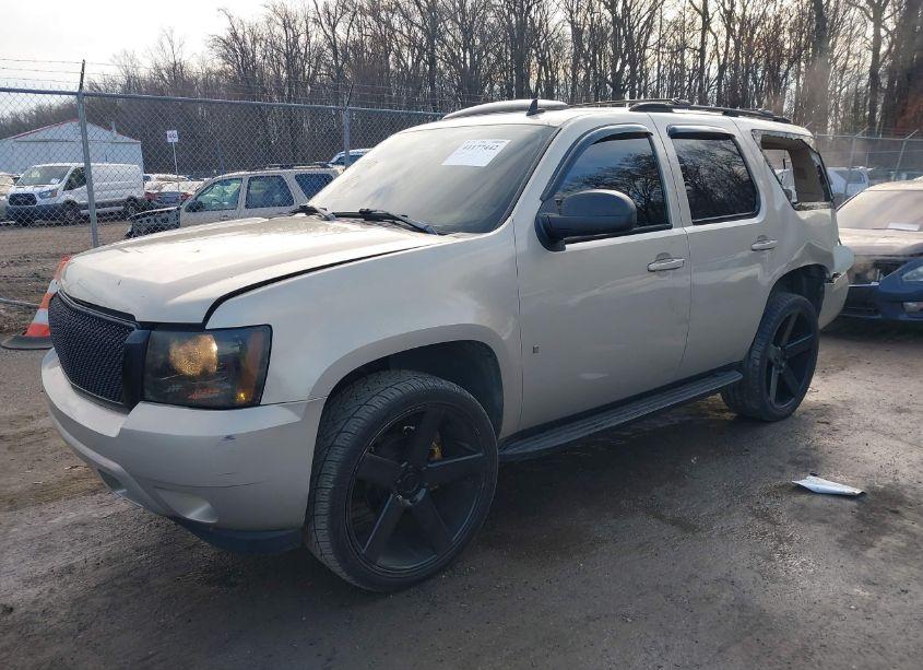 Photo 2 of 2007 Chevrolet Tahoe LT (VIN 1GNFK13057R127152)