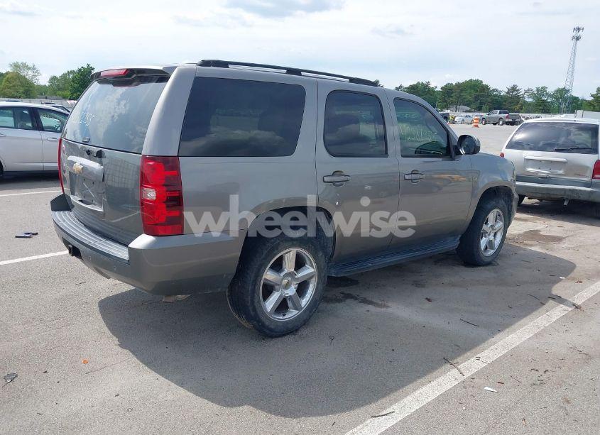 Photo 4 of 2007 Chevrolet Tahoe LT (VIN 1GNFK13057R189098)