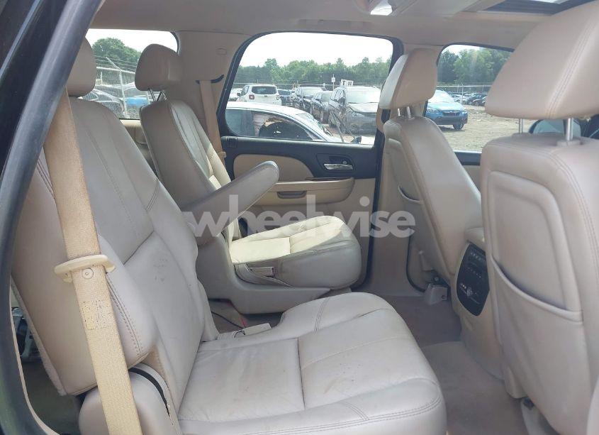 Photo 8 of 2007 Chevrolet Tahoe LTZ (VIN 1GNFK13057R237666)