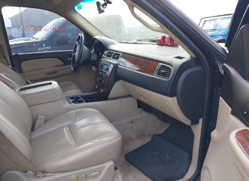 Photo 5 of 2007 Chevrolet Tahoe LT (VIN 1GNFK13057R286334)