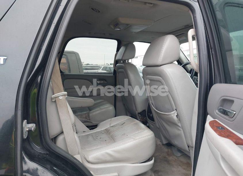 Photo 8 of 2007 Chevrolet Tahoe LT (VIN 1GNFK13057R366362)