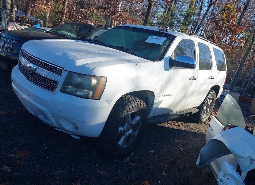 Photo 2 of 2008 Chevrolet Tahoe LTZ (VIN 1GNFK13058R112202)