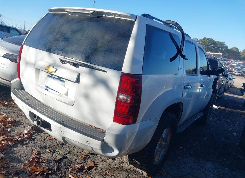 Photo 4 of 2008 Chevrolet Tahoe LTZ (VIN 1GNFK13058R112202)