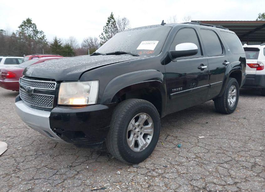 Photo 2 of 2008 Chevrolet Tahoe LT (VIN 1GNFK13058R143661)