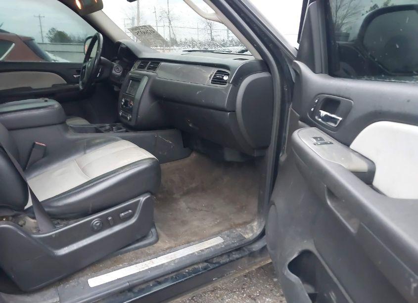 Photo 5 of 2008 Chevrolet Tahoe LT (VIN 1GNFK13058R143661)