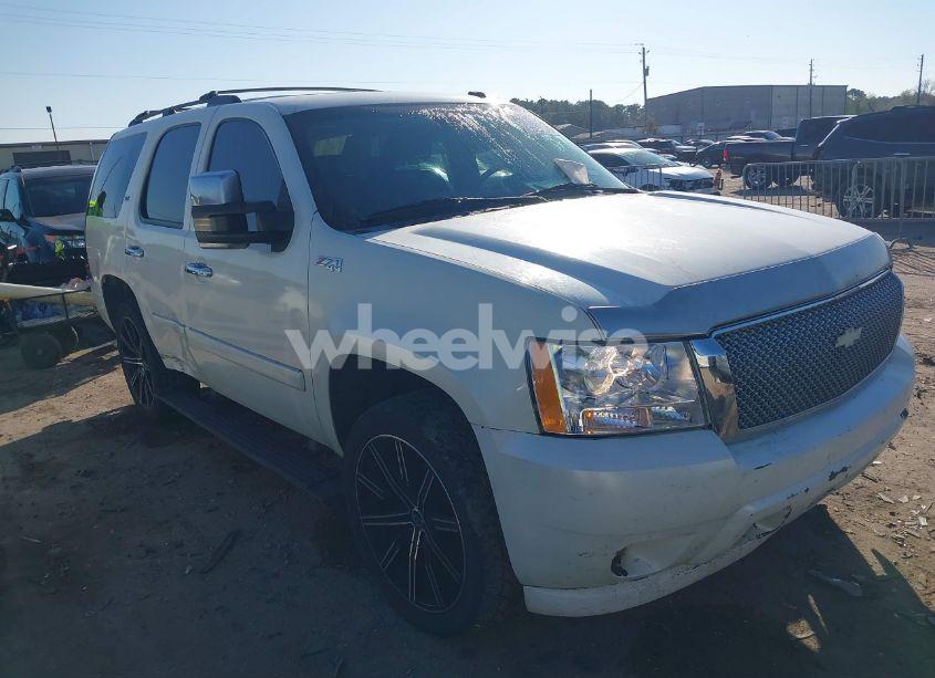 2008 Chevrolet Tahoe LTZ (VIN 1GNFK13058R201042) main photo
