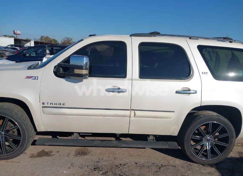 Photo 14 of 2008 Chevrolet Tahoe LTZ (VIN 1GNFK13058R201042)