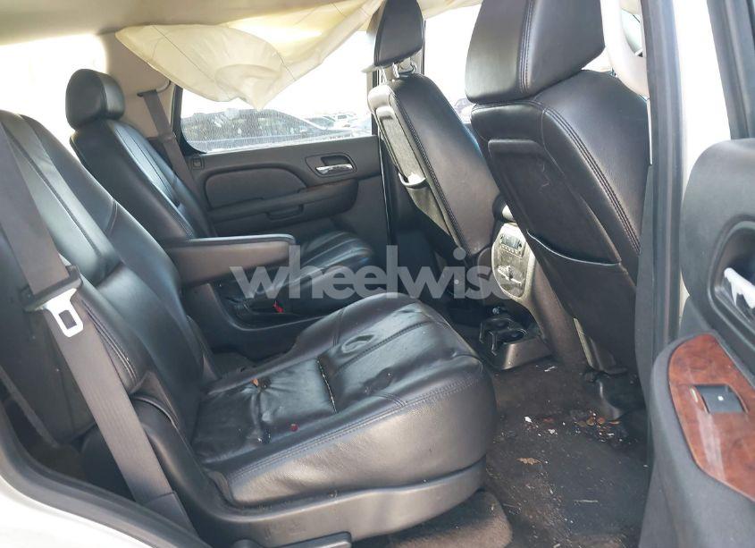 Photo 8 of 2008 Chevrolet Tahoe LTZ (VIN 1GNFK13058R201042)