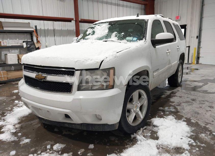 Photo 2 of 2007 Chevrolet Tahoe LT (VIN 1GNFK13067J300286)