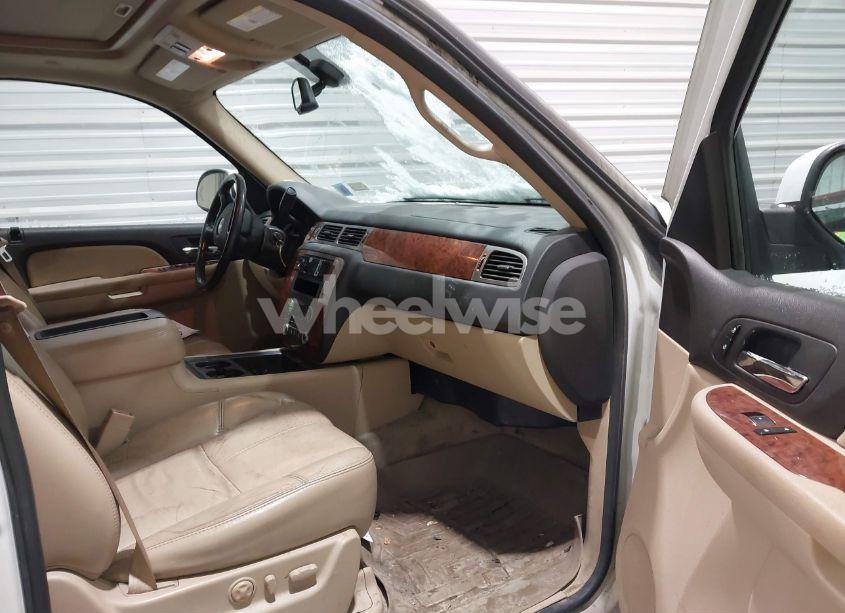 Photo 5 of 2007 Chevrolet Tahoe LT (VIN 1GNFK13067J300286)