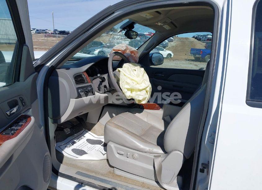 Photo 5 of 2007 Chevrolet Tahoe LTZ (VIN 1GNFK13067J321431)