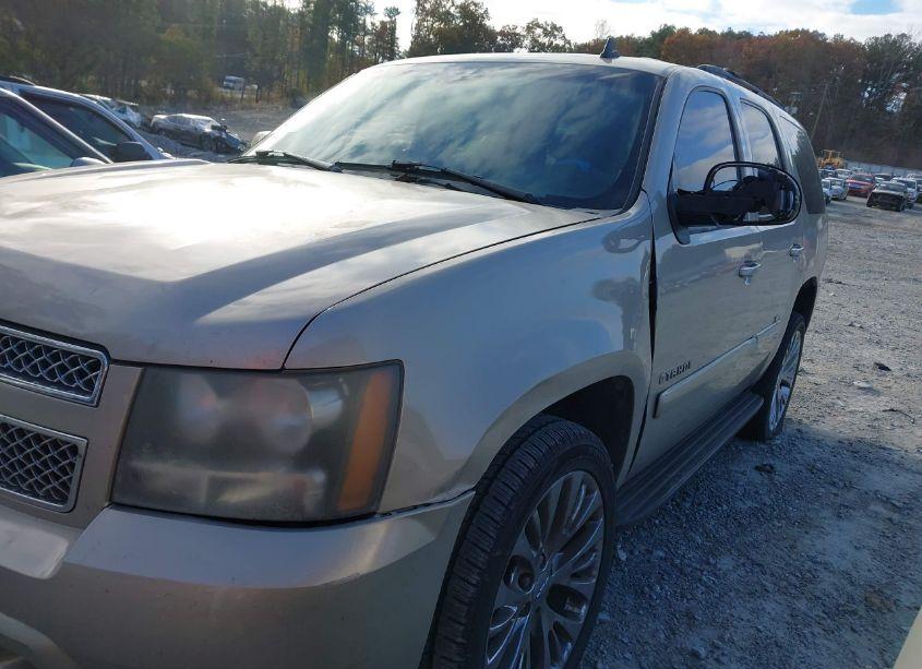 Photo 2 of 2007 Chevrolet Tahoe LT (VIN 1GNFK13067J333935)