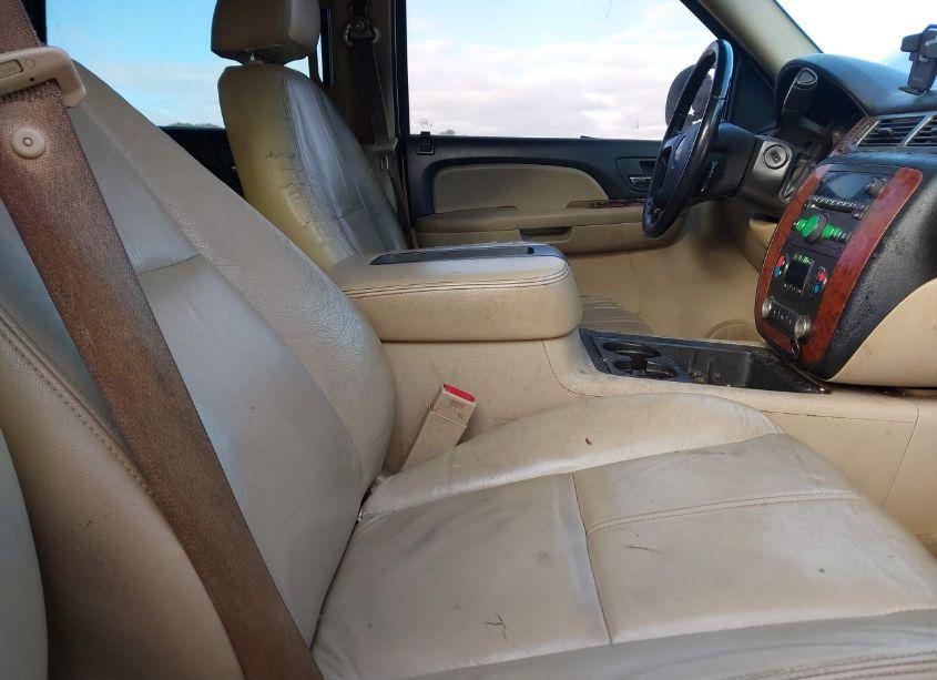 Photo 5 of 2007 Chevrolet Tahoe LT (VIN 1GNFK13067J333935)