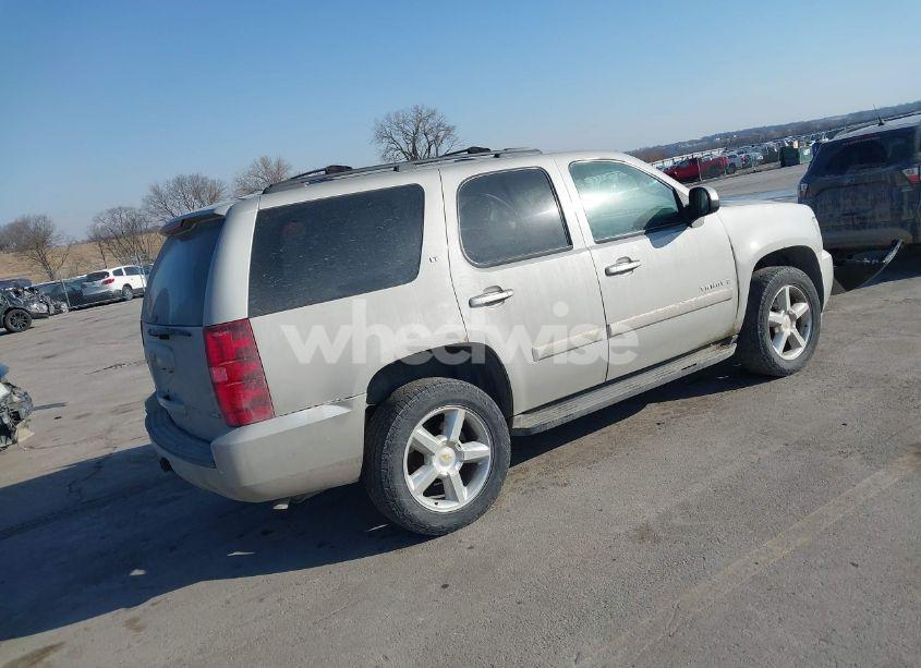 Photo 4 of 2007 Chevrolet Tahoe LT (VIN 1GNFK13067J344630)
