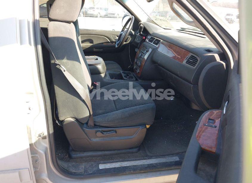 Photo 5 of 2007 Chevrolet Tahoe LT (VIN 1GNFK13067J344630)