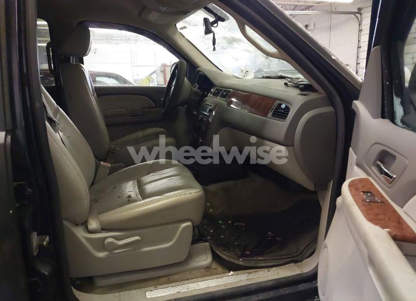 Photo 5 of 2007 Chevrolet Tahoe LT (VIN 1GNFK13067J405541)