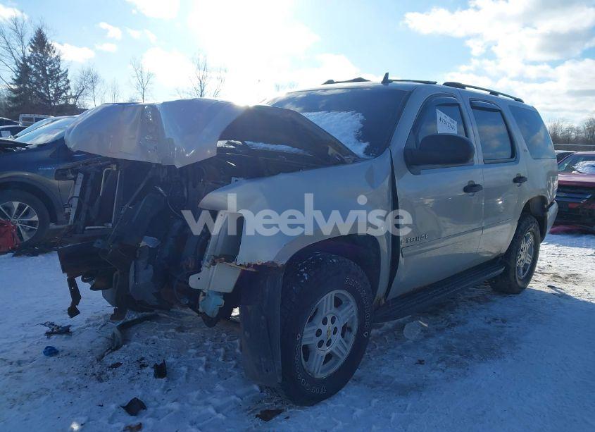 Photo 2 of 2007 Chevrolet Tahoe LS (VIN 1GNFK13067R216373)