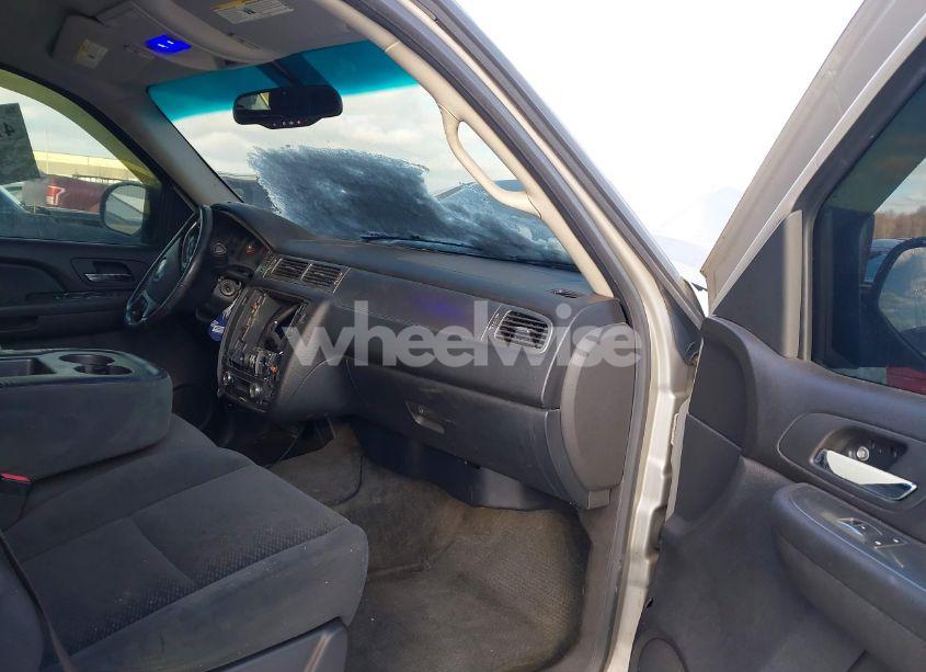 Photo 5 of 2007 Chevrolet Tahoe LS (VIN 1GNFK13067R216373)