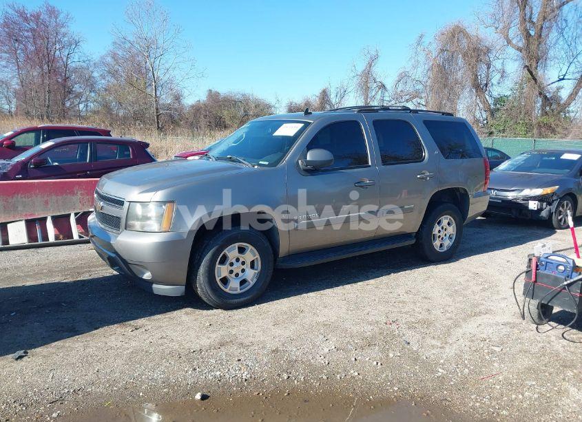 Photo 2 of 2007 Chevrolet Tahoe LT (VIN 1GNFK13067R294751)