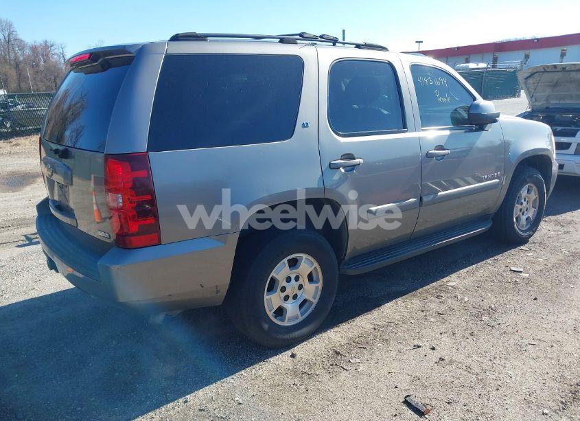 Photo 4 of 2007 Chevrolet Tahoe LT (VIN 1GNFK13067R294751)