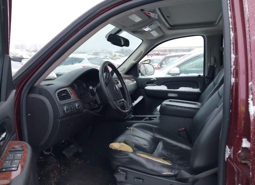 Photo 5 of 2008 Chevrolet Tahoe LT (VIN 1GNFK13068J120159)