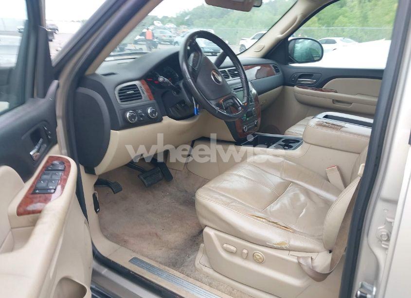 Photo 5 of 2008 Chevrolet Tahoe LT (VIN 1GNFK13068J200948)