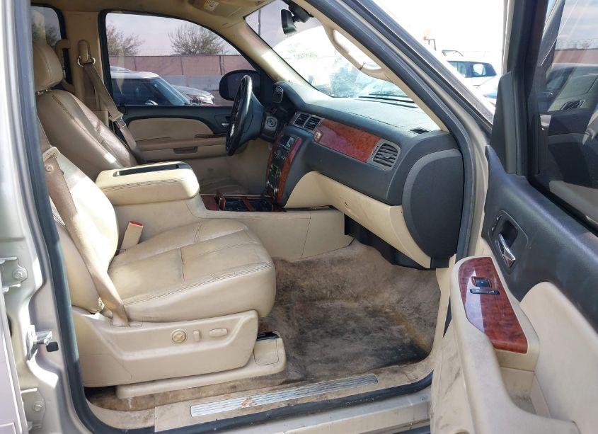 Photo 5 of 2008 Chevrolet Tahoe LTZ (VIN 1GNFK13068J209164)