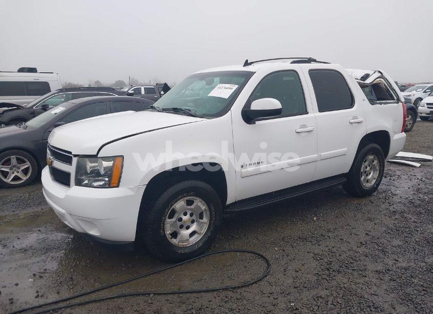 Photo 2 of 2008 Chevrolet Tahoe LT (VIN 1GNFK13068R100382)