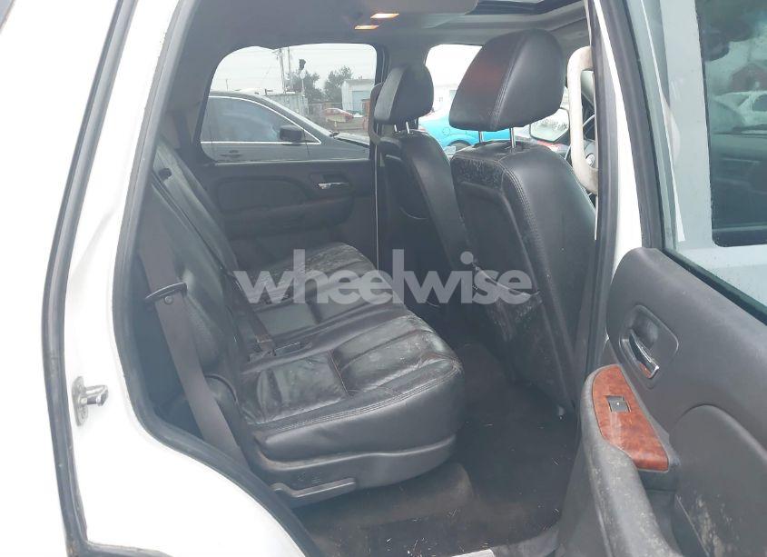 Photo 8 of 2008 Chevrolet Tahoe LT (VIN 1GNFK13068R100382)